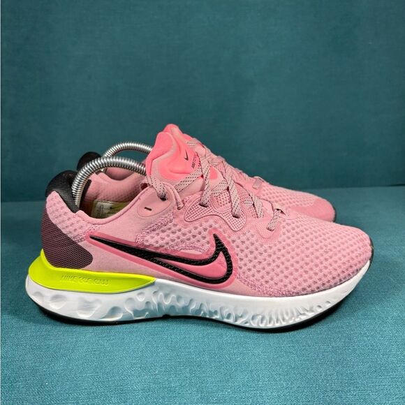 Size 9.5 - Women’s Nike Renew Run 2 pink shoes - Picture 3 of 9